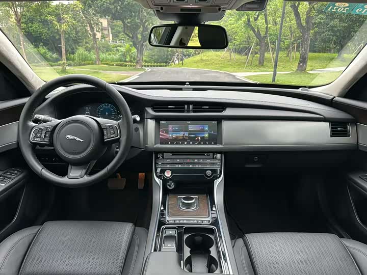 Jaguar XFL 2017 XFL 2.0 T 200 PS — фото 4