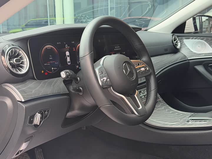 Mercedes-Benz CLS 2021 CLS 300 — фото 12