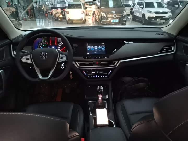Changan CS35 PLUS 2021 1.6 L MT — фото 10