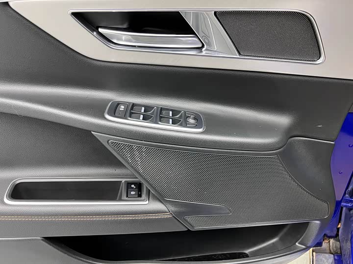 Jaguar XEL 2018 2.0 T 200 PS — фото 3