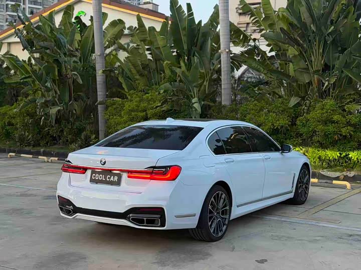 BMW 7-Series 2016 740 Li Leading — фото 20