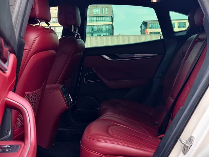 Maserati Levante 2016 3.0 T Standard — фото 4