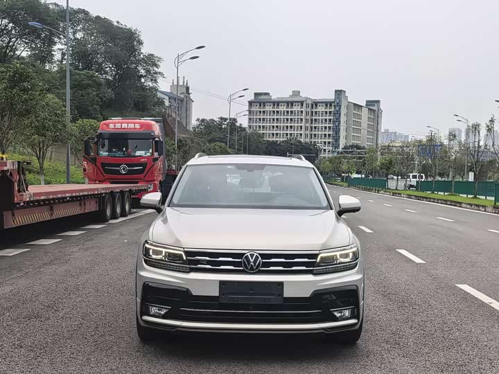 Volkswagen Tiguan L — фото 2