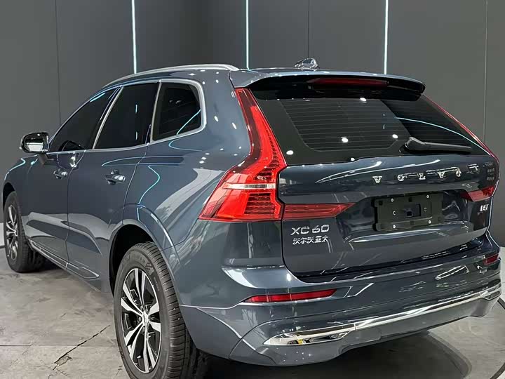 Volvo XC60 2024 B 5 4 WD — фото 8