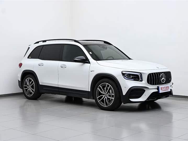 Mercedes-Benz GLB 2023 AMG GLB 35 4 MATIC — фото 4