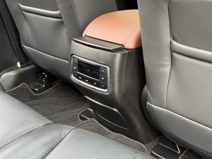 Trumpchi GS8 2017 320 T 2 WD ( ) — фото 13