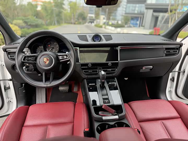 Porsche Macan 2022 Macan 2.0 T — фото 4