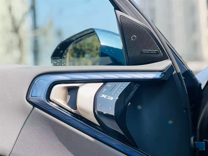BMW X3 2025 x Drive 30 L M — фото 11