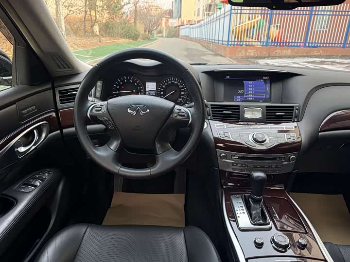 Infiniti Q70 2015 Q 70 L 3.5 L Hybrid — фото 15