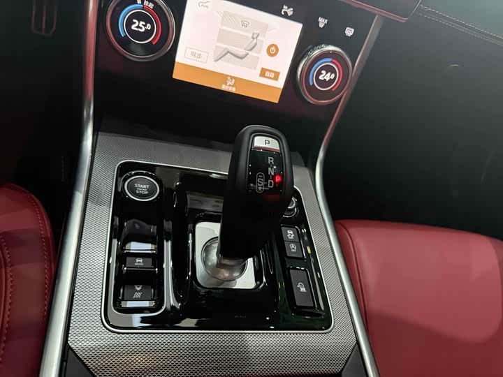 Jaguar XEL 2024 2.0 T 250 PS R-DYNAMIC S — фото 12