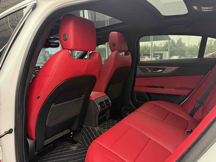 Jaguar XEL 2024 2.0 T 250 PS R-DYNAMIC S — фото 26