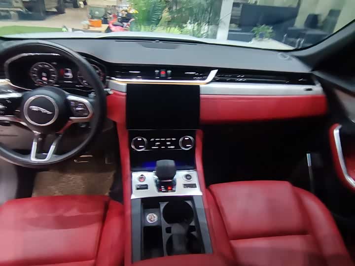 Jaguar F-PACE 2024 P 250 R-Dynamic SE — фото 18