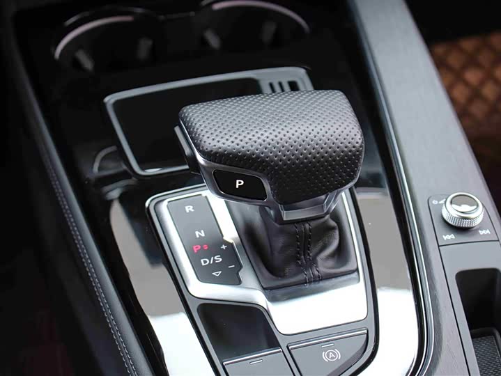 Audi A4L 2023 40 TFSI — фото 11