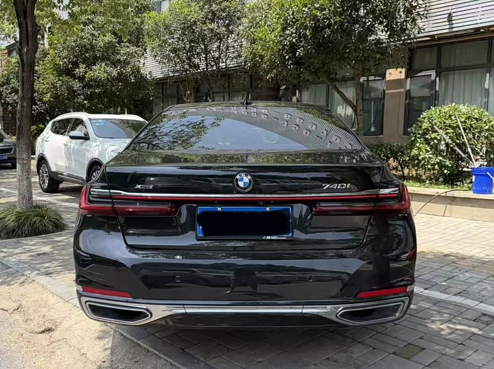 BMW 7-Series 2019 740 Li x Drive — фото 3