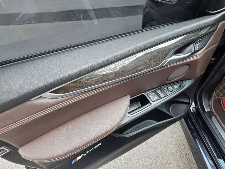 BMW X5 2017 x Drive 35i M Sport — фото 31