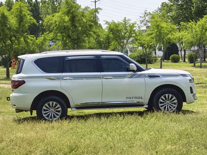 Nissan Patrol — фото 4