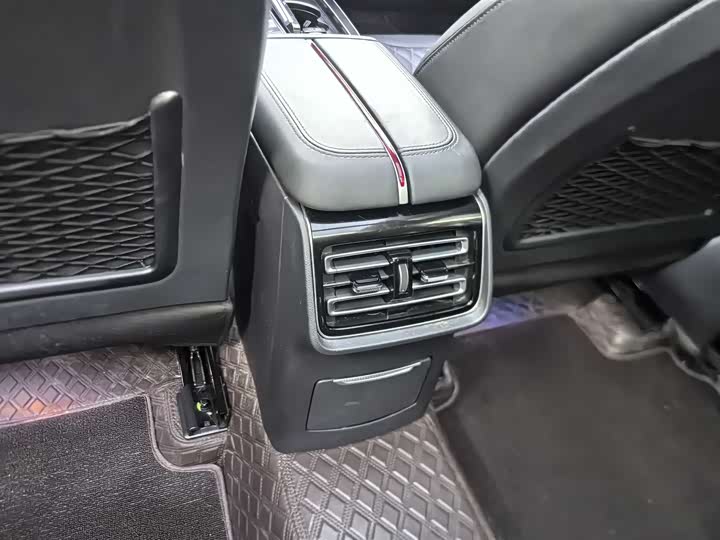 Hongqi HS5 2023 2.0 T Pro — фото 13
