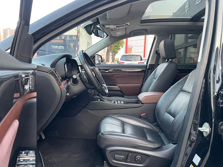 Trumpchi GS8 2017 320 T 2 WD ( ) — фото 4