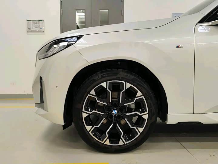 BMW X3 2025 x Drive 30 L Leading M — фото 4