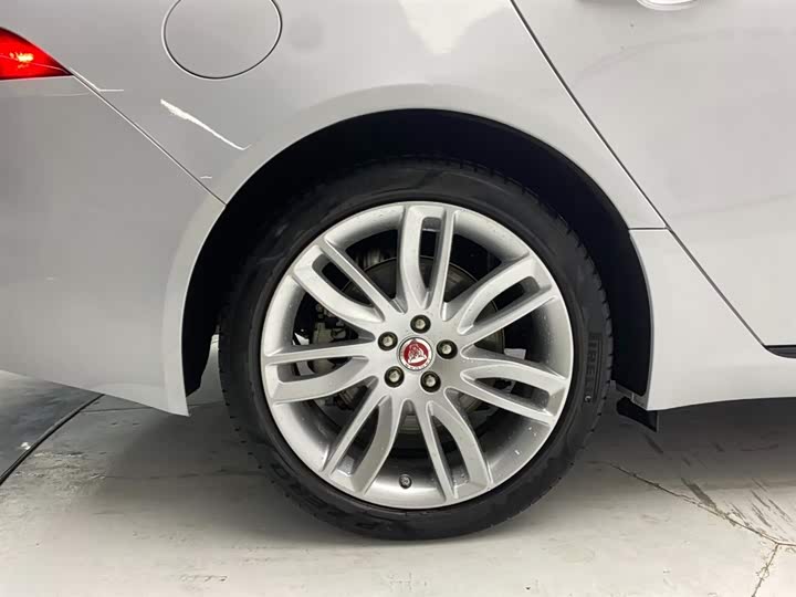 Jaguar XFL 2020 XFL 2.0 T P 200 2 WD — фото 11