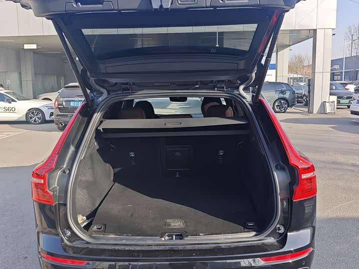 Volvo XC60 Hybrid 2025 Hybrid 4 WD — фото 13