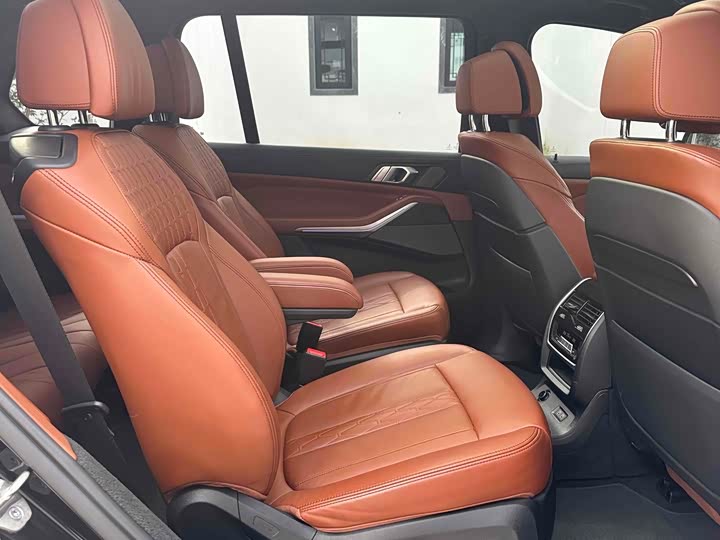 BMW X7 2021 x Drive 40i M — фото 12