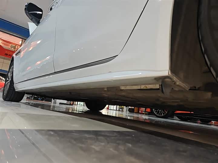 Jaguar XEL 2020 2.0 T 200 PS R-DYNAMIC — фото 22