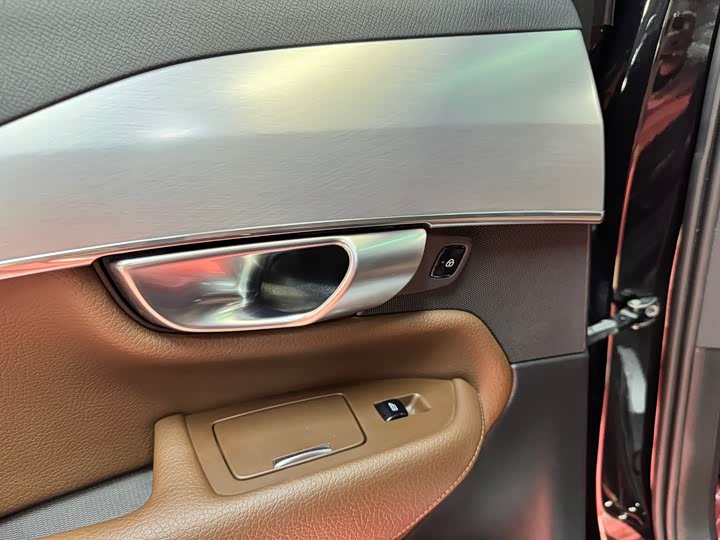 Volvo XC90 2019 T 5 7 VI — фото 25