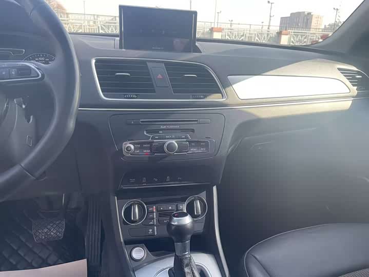 Audi Q3 2018 30 35 TFSI — фото 18