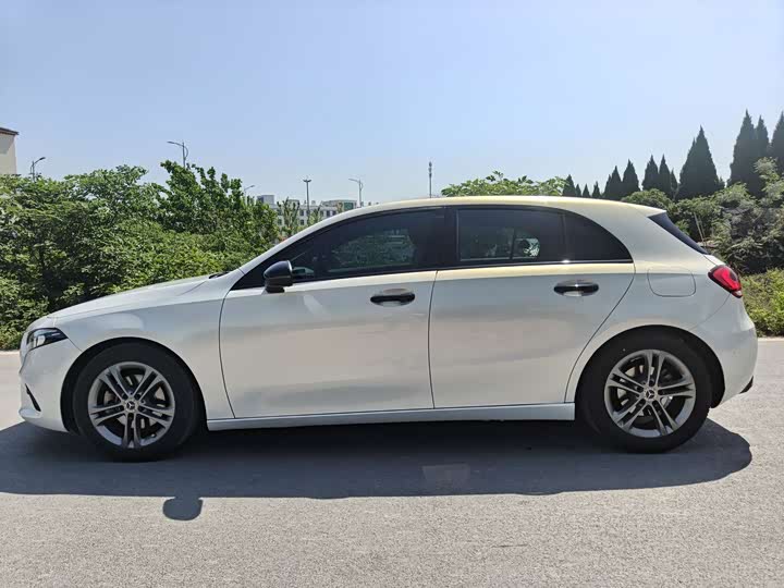 Mercedes-Benz A-Class 2021 A 200 — фото 3