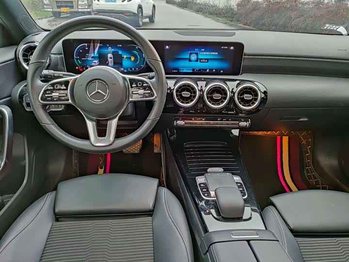 Mercedes-Benz A-Class 2021 A 200 — фото 6
