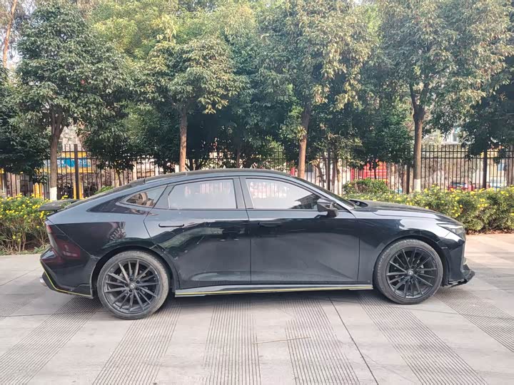 Changan UNI-V 2023 1.5 T — фото 12