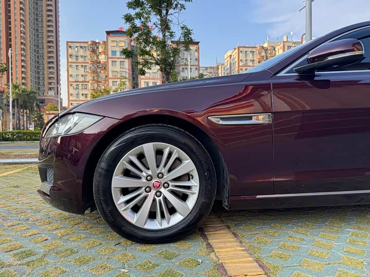 Jaguar XFL 2017 XFL 2.0 T 240 PS — фото 8