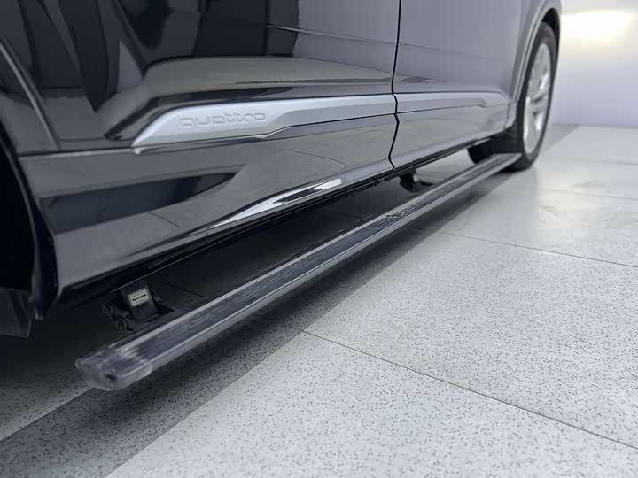 Audi Q7 2023 45 TFSI quattro S line Sport — фото 29