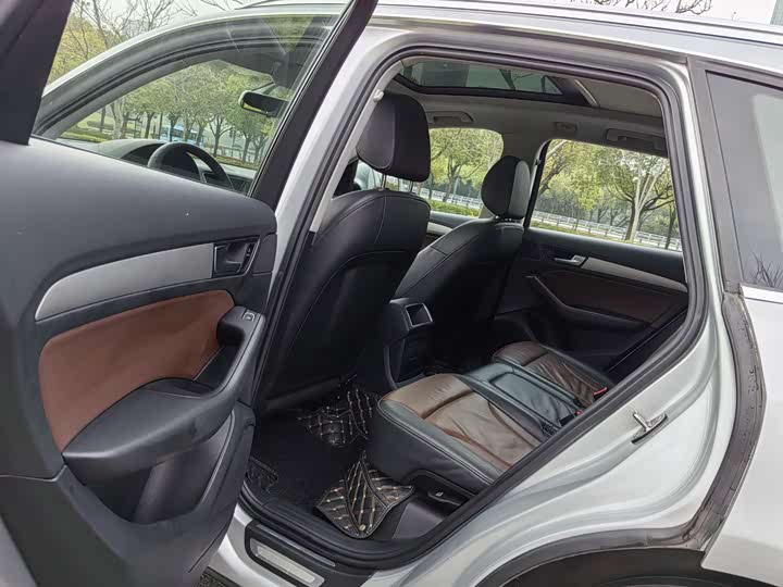 Audi Q5 2017 Plus 40 TFSI — фото 14
