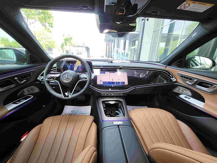 Mercedes-Benz E-Class 2024 E 300 L Luxury — фото 16