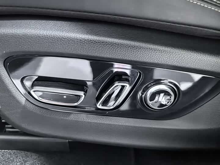 Trumpchi GS8 2022 2.0 TGDI 2 WD ( ) — фото 6