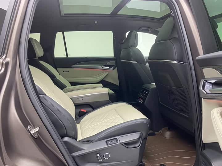 Audi Q6 2023 50 TFSI quattro edition one — фото 24
