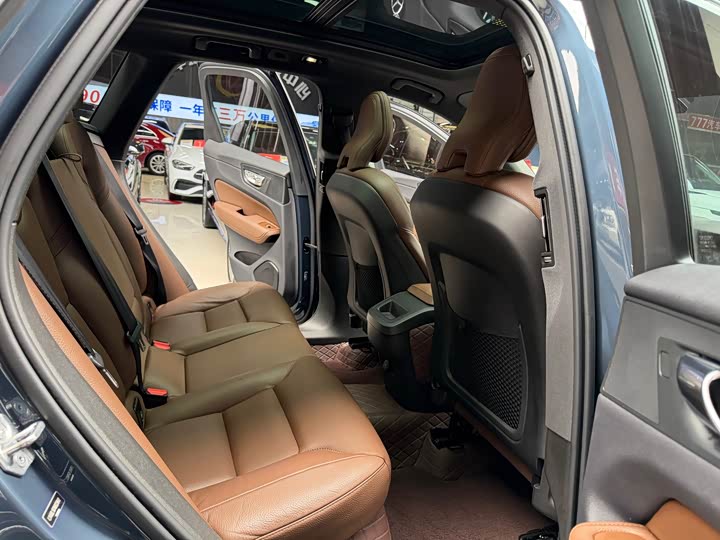 Volvo XC60 2022 B 5 4 WD — фото 22