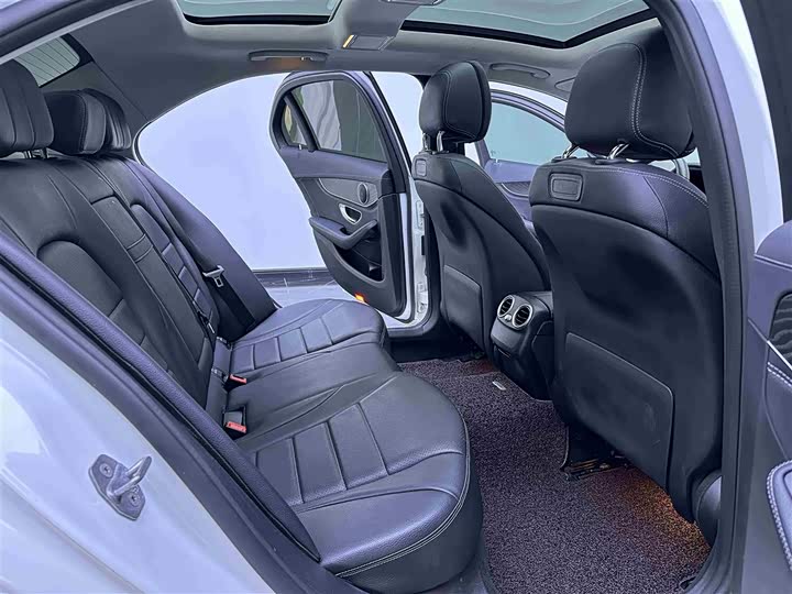 Mercedes-Benz C-Class 2017 C 200 L — фото 11