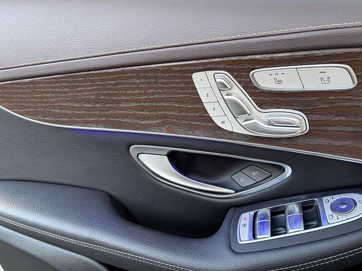Mercedes-Benz GLC 260 L 4MATIC люкс — фото 5
