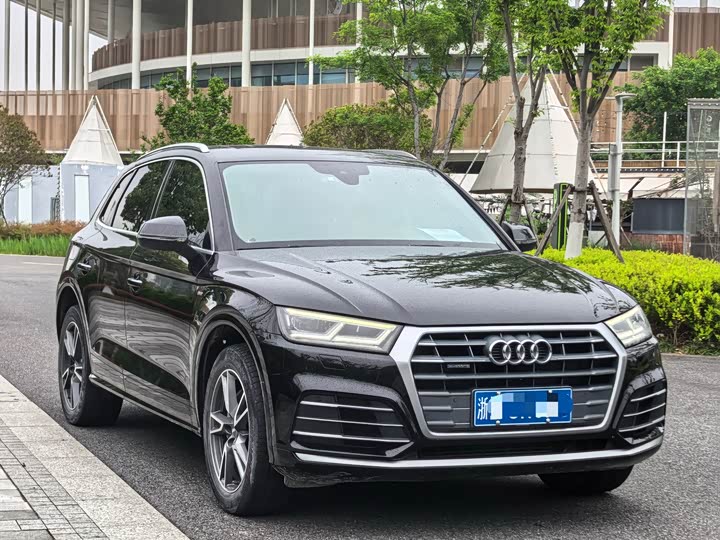 Audi Q5L 2020 40 TFSI — фото 3