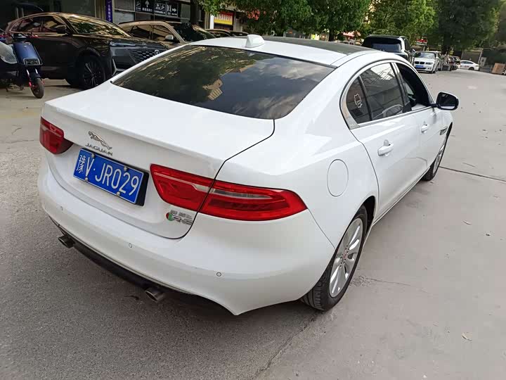 Jaguar XEL 2019 2.0 T 200 PS — фото 15