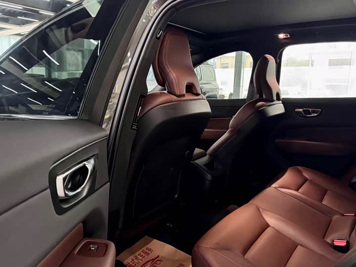 Volvo XC60 2021 T 5 4 WD — фото 5