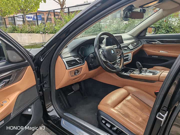 BMW 7-Series 2016 730 Li Luxury — фото 4