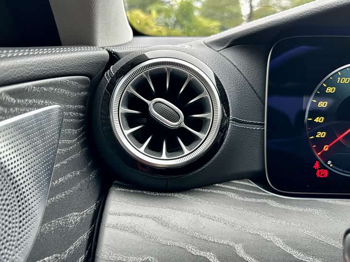 Mercedes-Benz CLS 2021 CLS 300 — фото 19