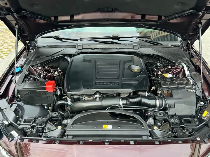 Jaguar XFL 2018 XFL 2.0 T 200 PS — фото 9