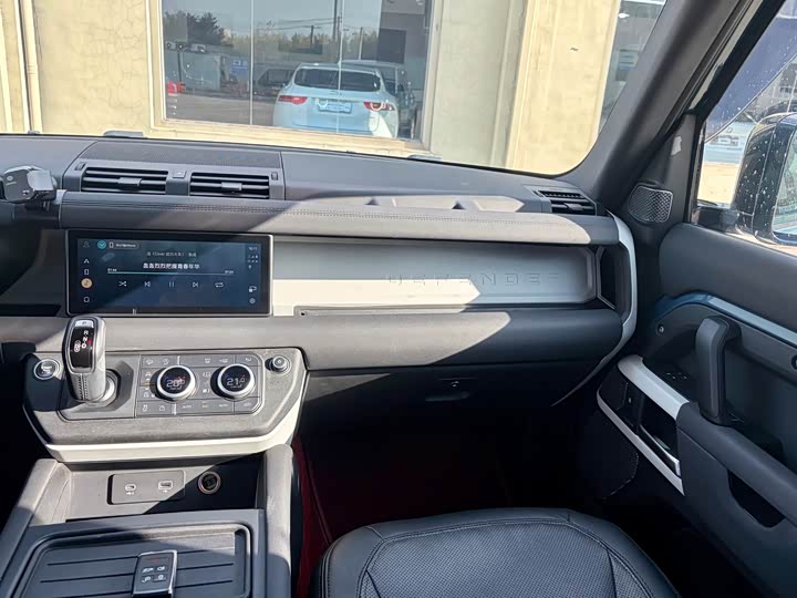 Land Rover Defender — фото 11