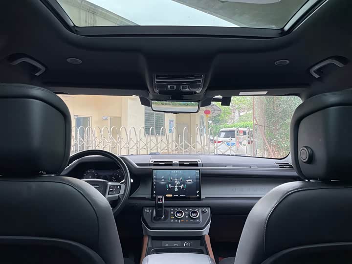 Land Rover Defender — фото 17