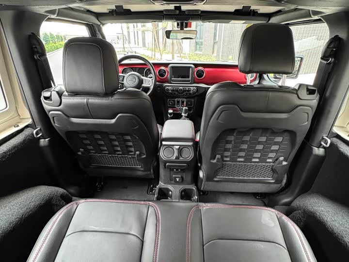 Jeep Wrangler — фото 19